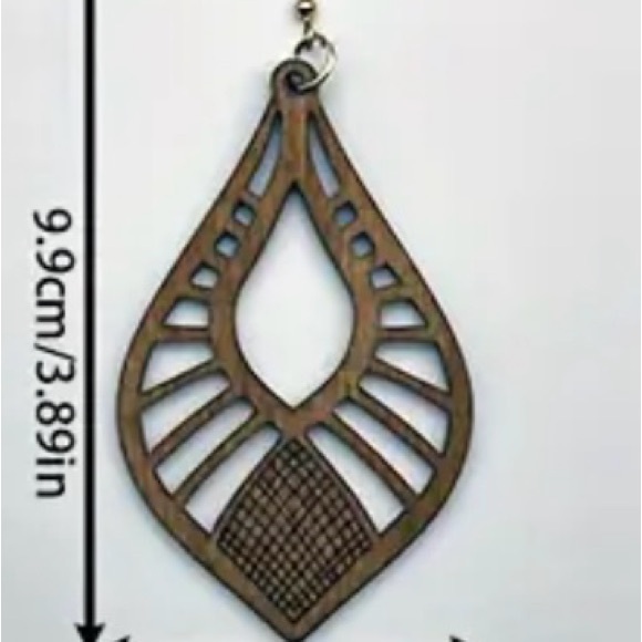 Beautiful carved wooden earrings - Picture 3 of 3